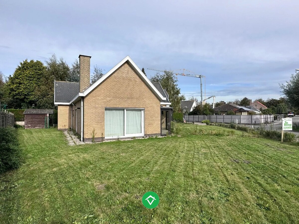 Alleenstaande woning met garage en tuin te Gistel 