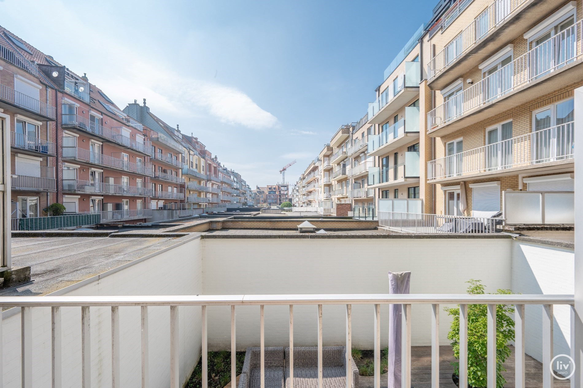 Ruim 1 slaapkamer-appartement op een topligging op de Bayauxlaan te Knokke. 