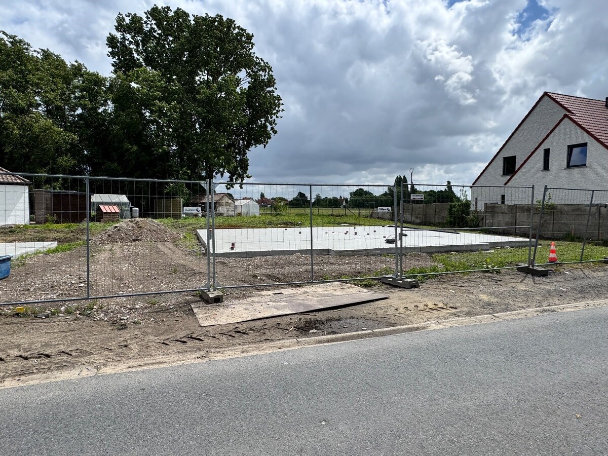 Nieuwbouwwoning met 4 slaapkamers en tuin te Koekelare 