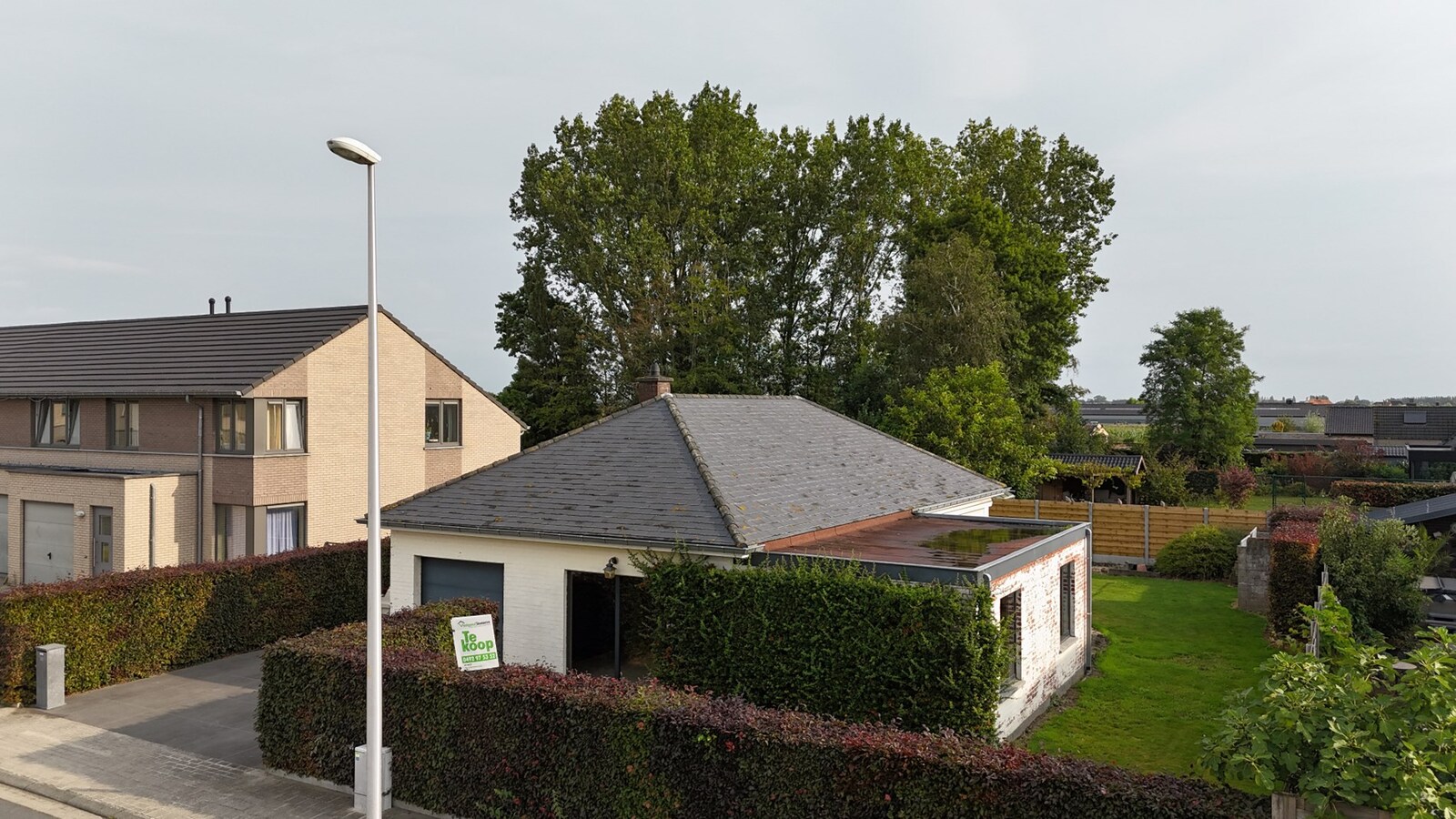 Alleenstaande woning met 3 slaapkamers en garage te Koekelare 