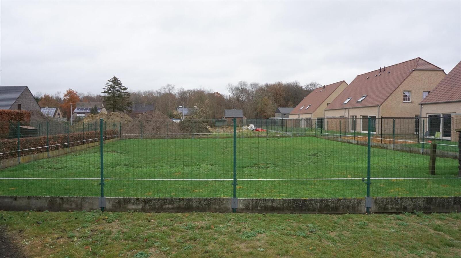 Mooie gezinswoning met vier slaapkamers, rustig gelegen 