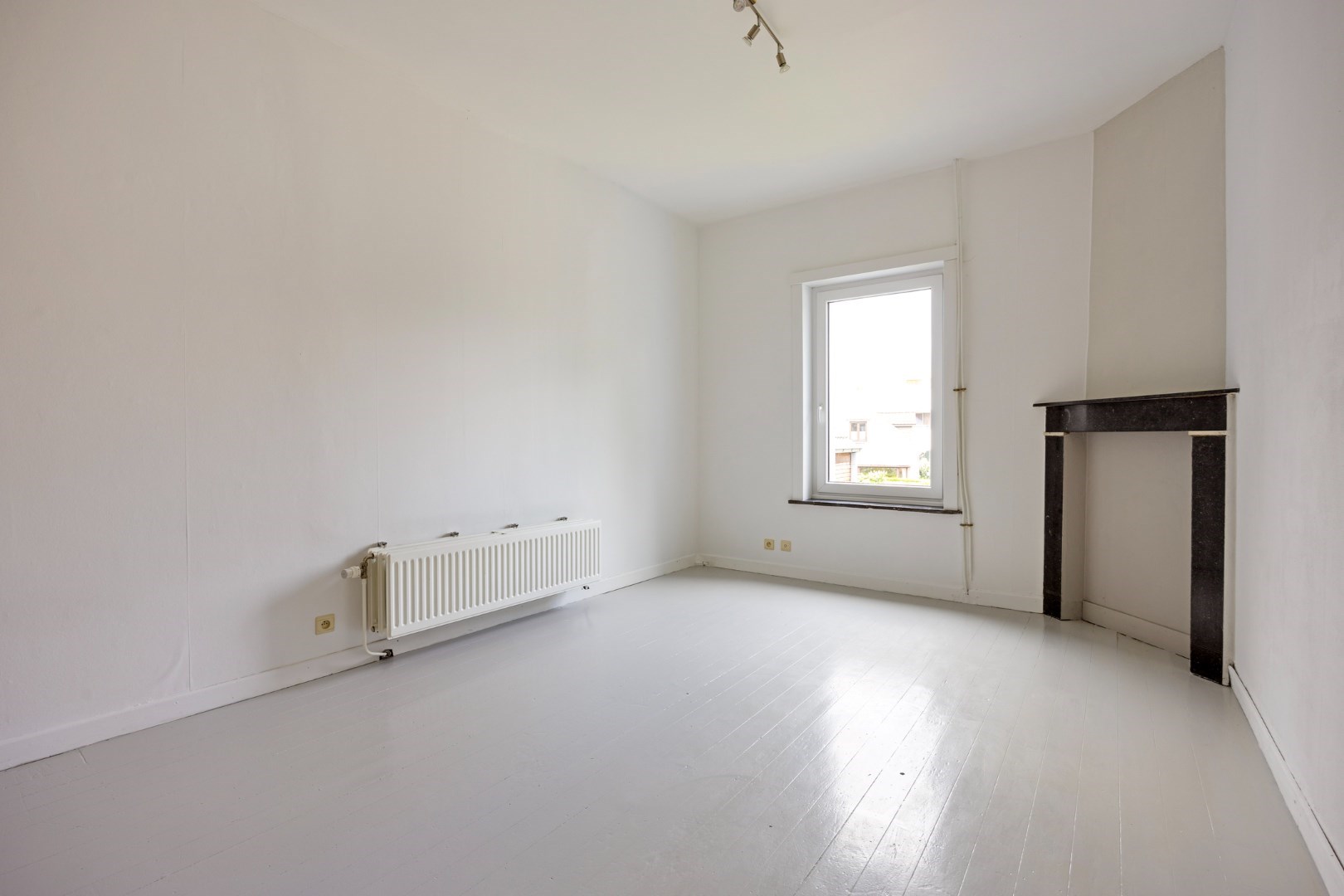 Woning met 3 slaapkamers, goede bereikbaarheid en veel winkels - EPC 188 kWh/m&#178; - bewoonbare oppervlakte 140 m&#178; 