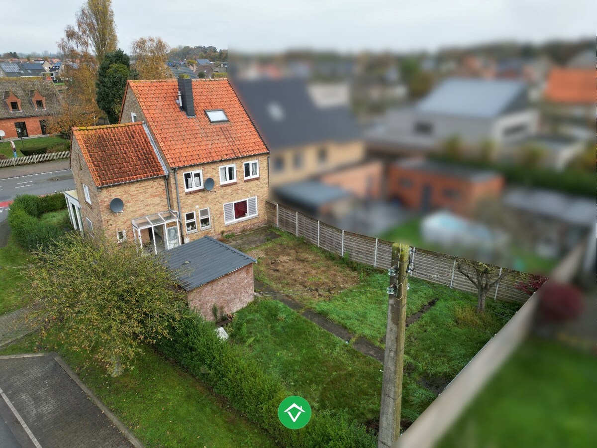 Op te frissen woning met 7 slaapkamers en tuin te Gistel 