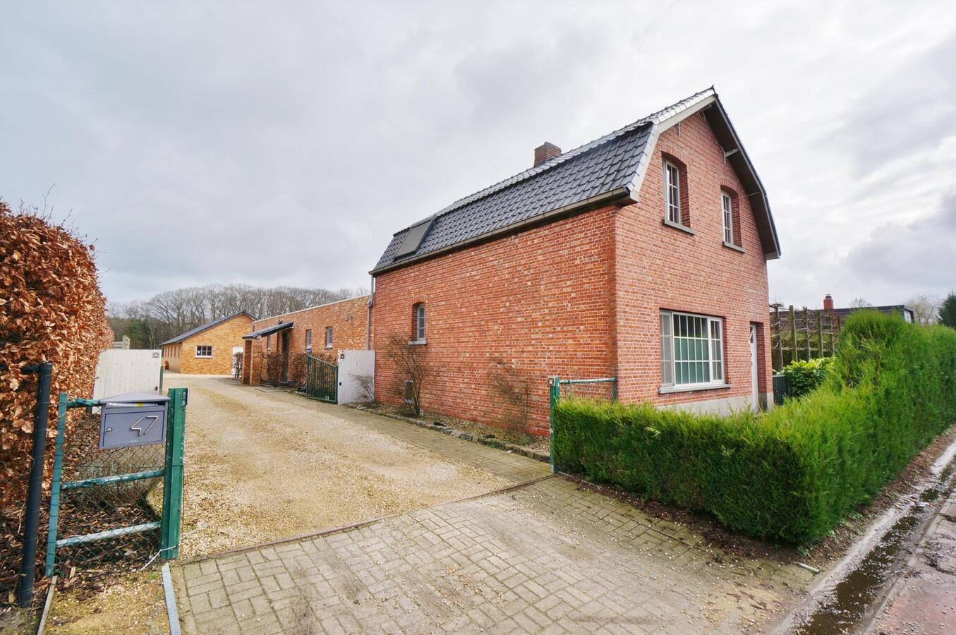 Farm sold in Wortel