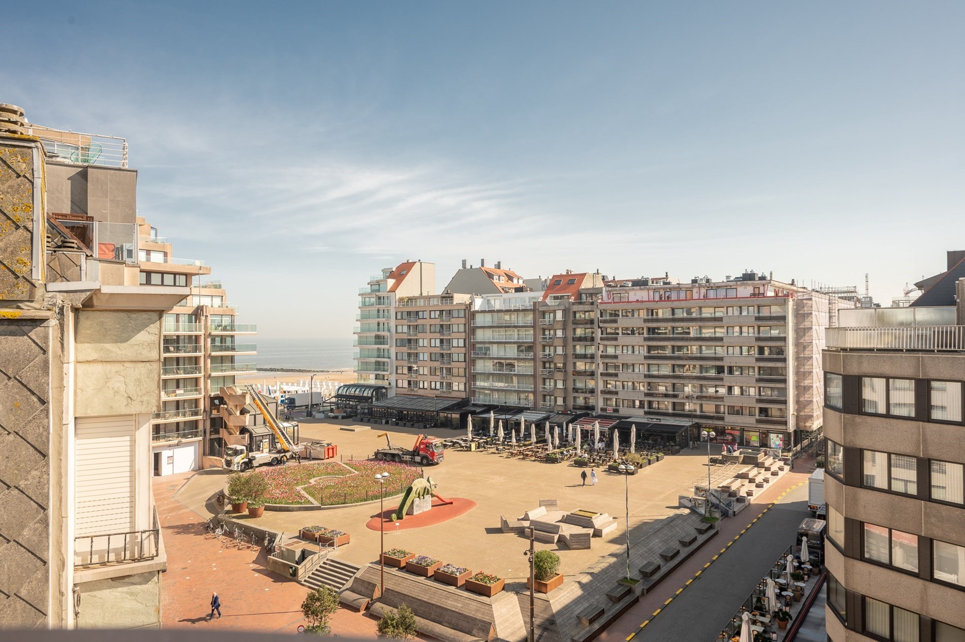 Appartement neuf enti&#232;rement fini avec des vues agr&#233;ables situ&#233; au centre de Knokke. 