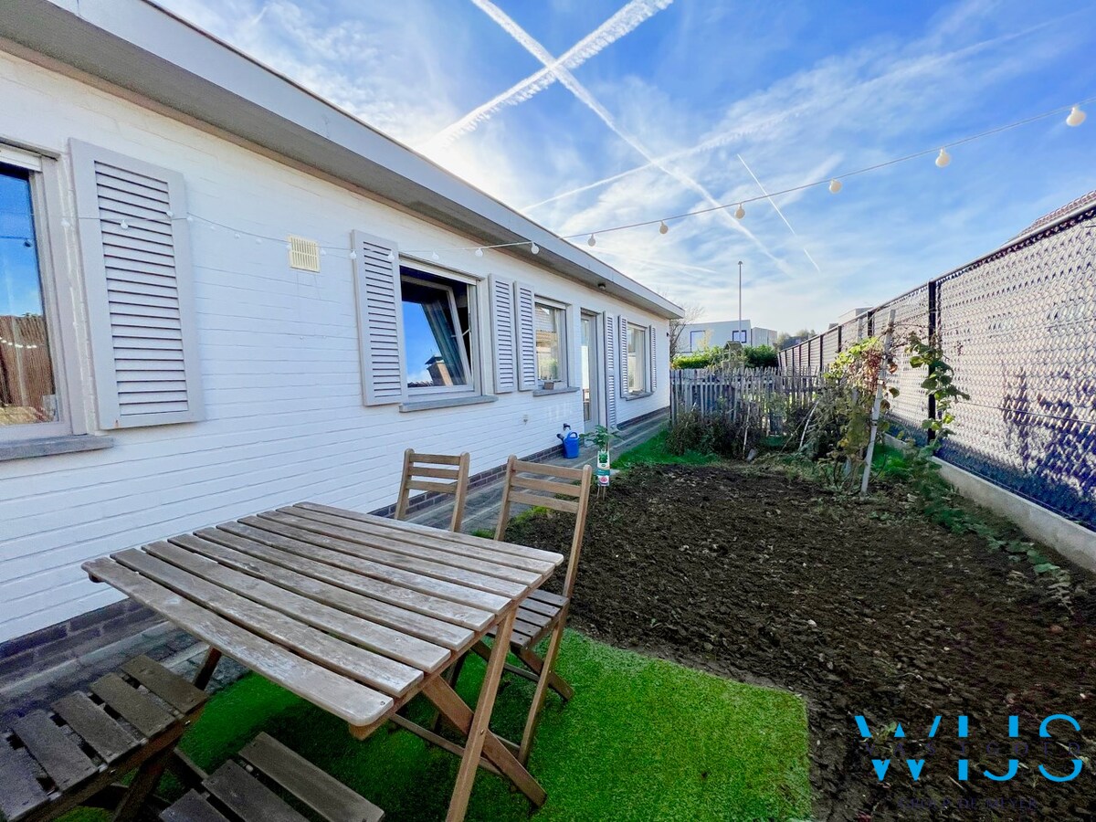 Ruime bungalow in een rustige woonwijk te Lovendegem ! 