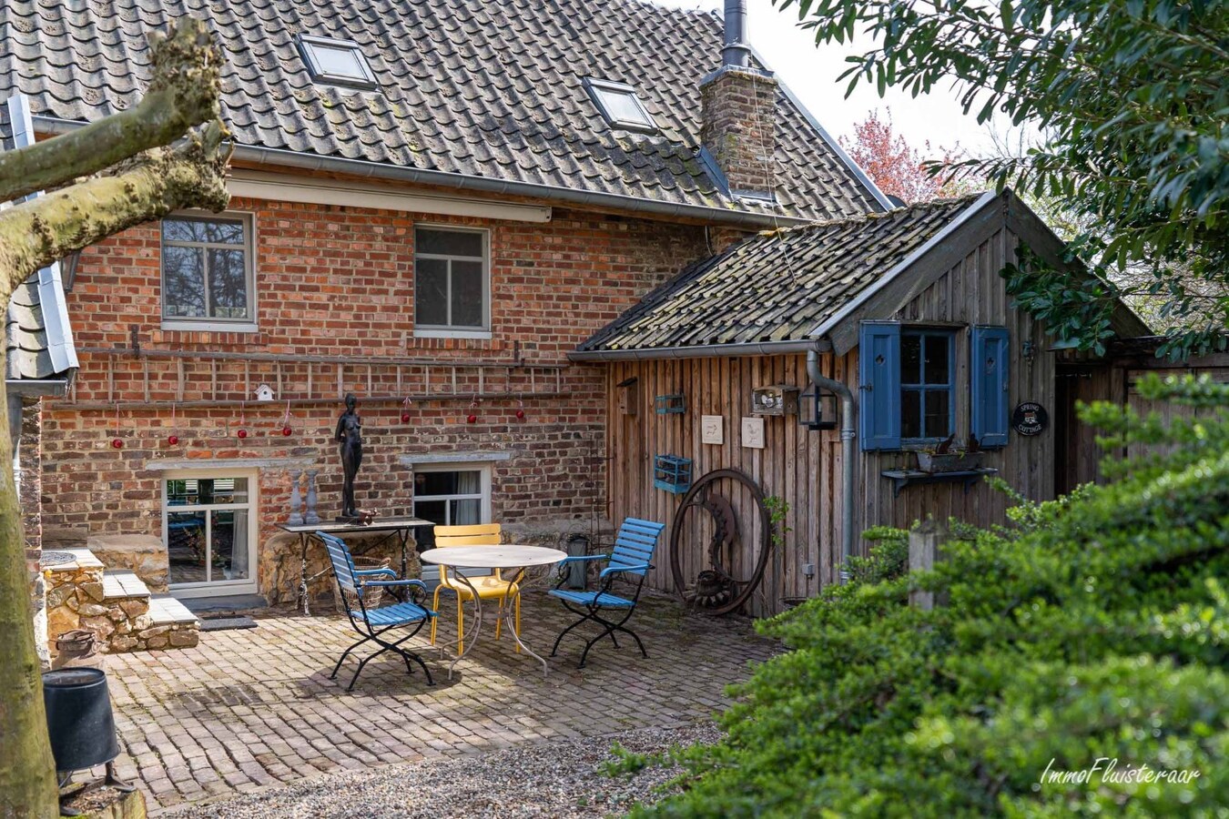 Unieke eigendom inclusief B&amp;B/vakantiewoningen, woonhuis en stal met veel charme op ca. 2,7 ha te Voeren 