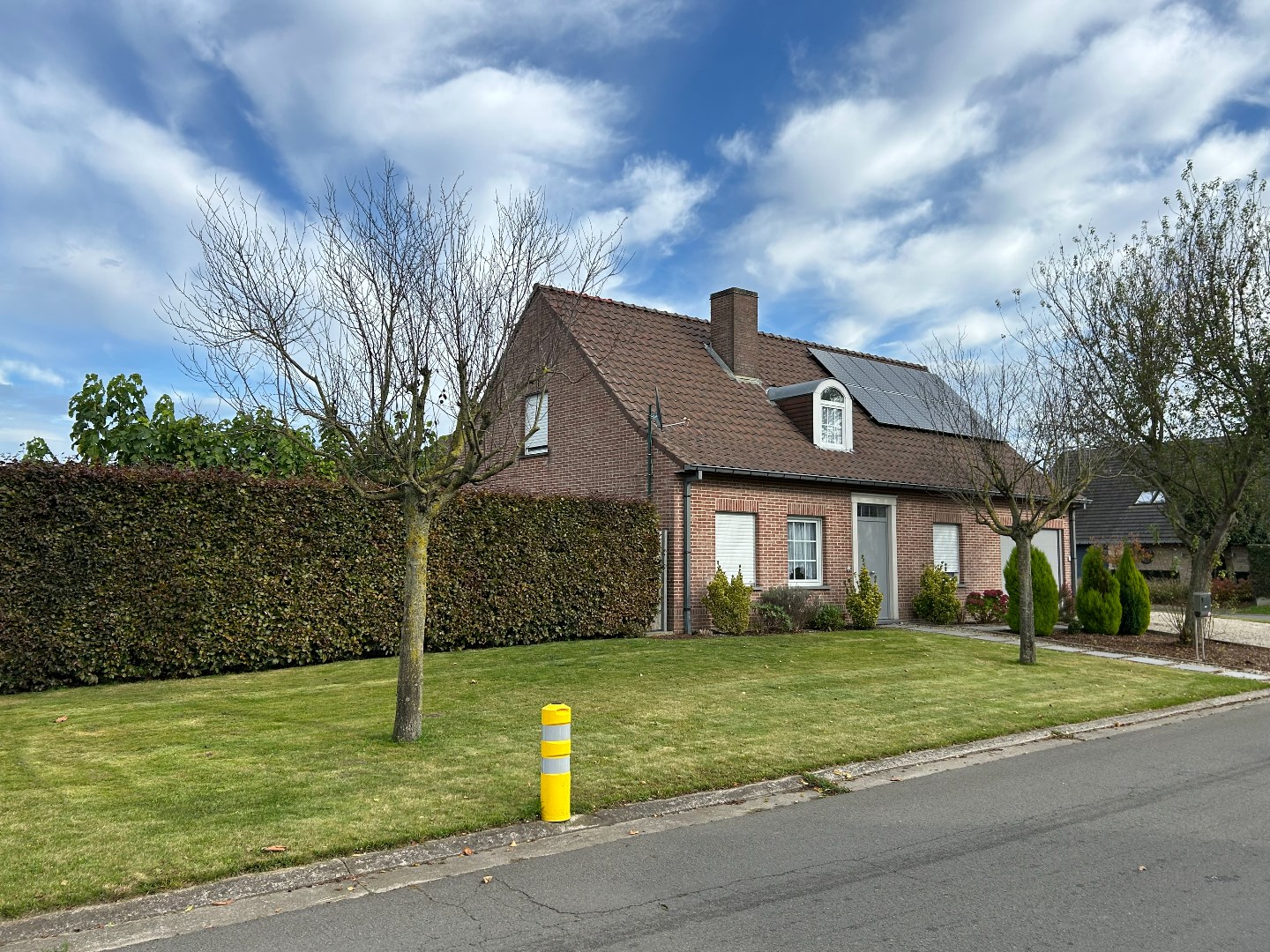 Ruime en verzorgde alleenstaande woning met garage en tuin op 673m&#178; 