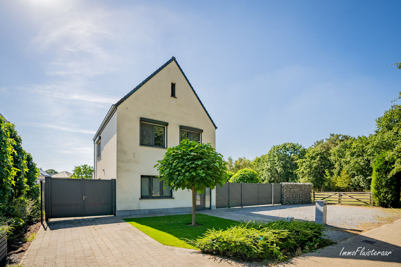 Gerenoveerde woning met stalgebouw en weide te Wijshagen op ca. 66 are 