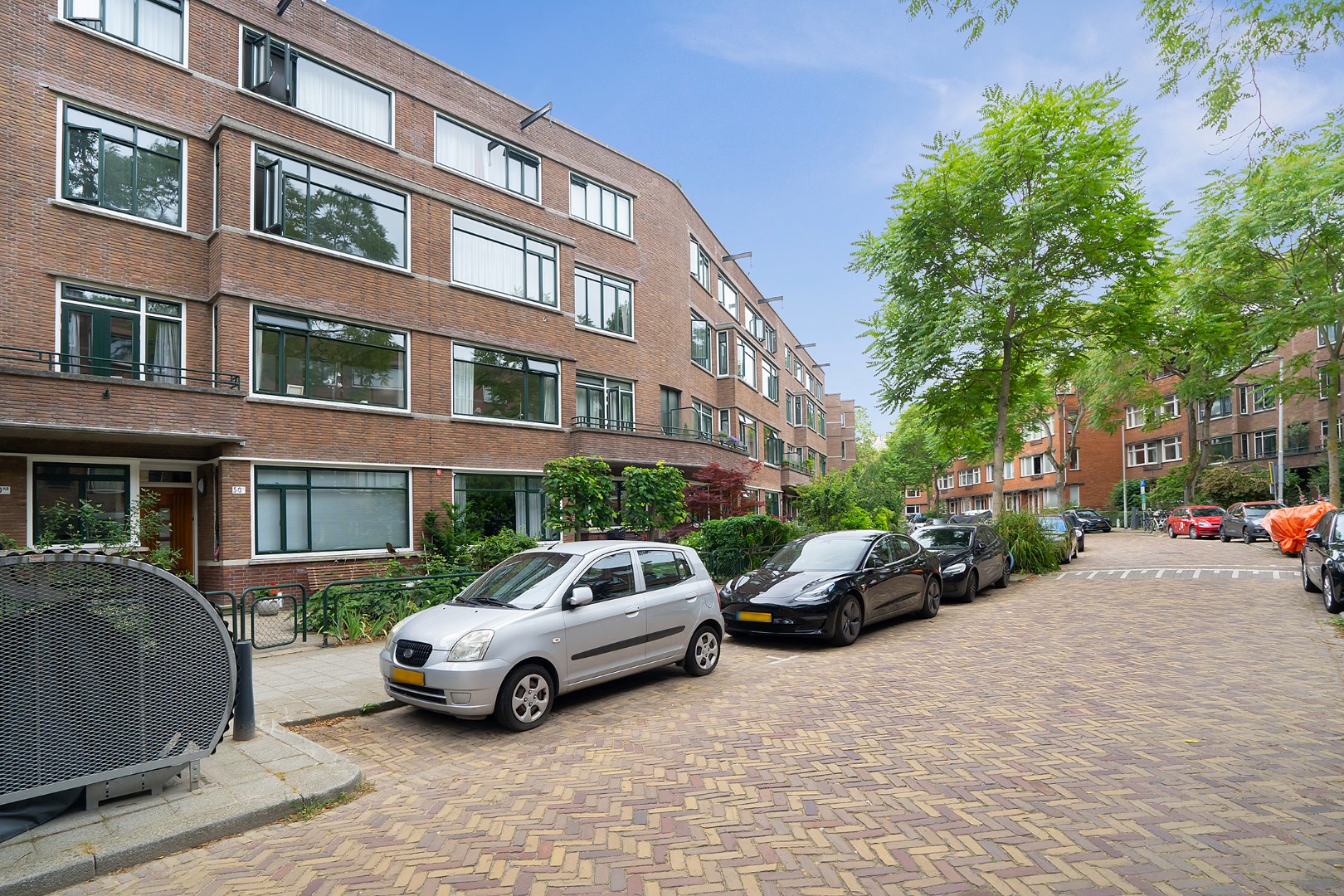 Fraai uitgevoerde en instapklare 5-kamer maisonnette woning van maar liefst 122m&#178; in het centrum van Rotterdam met alle voorzieningen op loopafstand! 