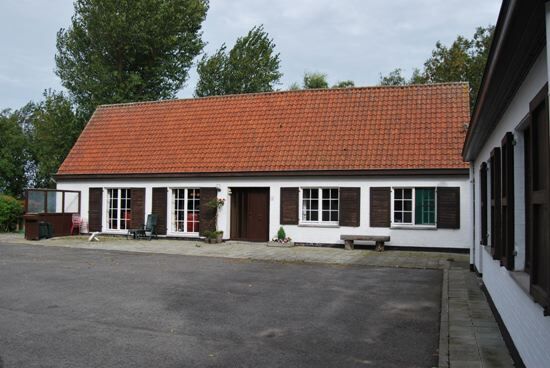 Woning met 2 bijgebouwen op 6.300m&#178; 