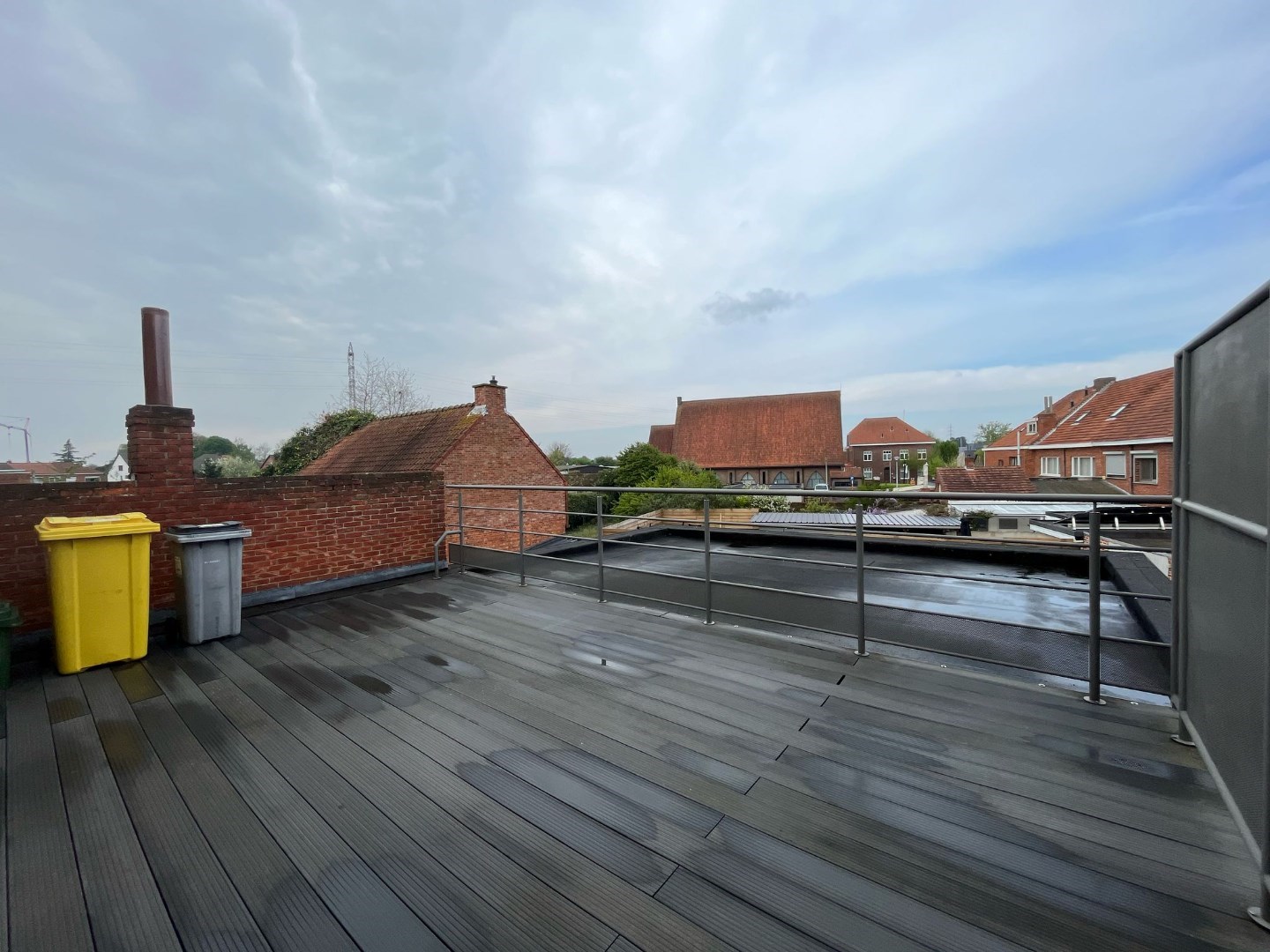 Instapklaar energiezuinig appartement met 2 slpk. en groot terras in centrum Geel 