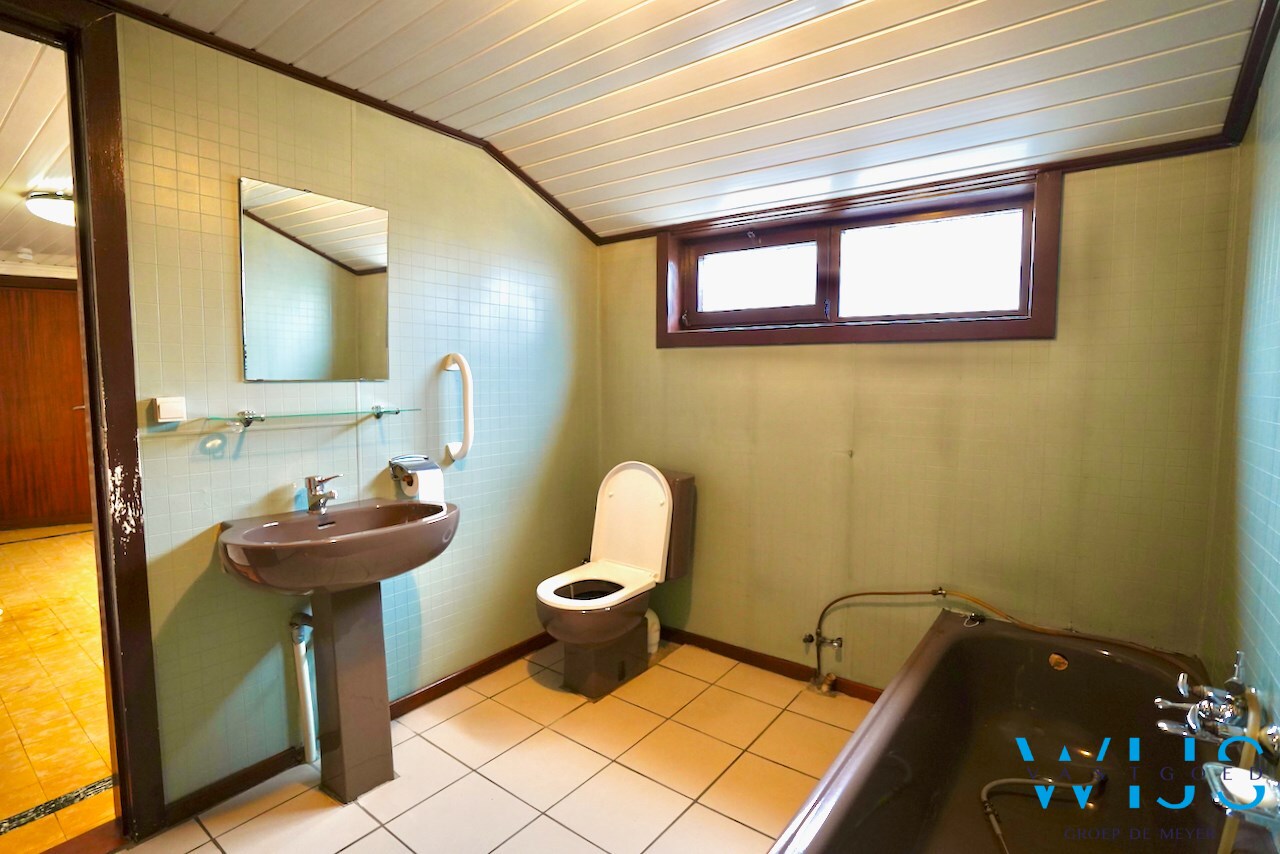Te renoveren woning in centrum Ertvelde 
