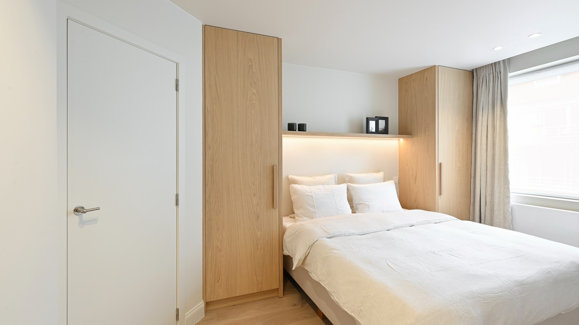 Magnifique appartement d&#39;angle avec 3 chambres &#224; coucher compl&#232;tes, id&#233;alement situ&#233; au milieu de la Lippenslaan &#224; Knokke. 