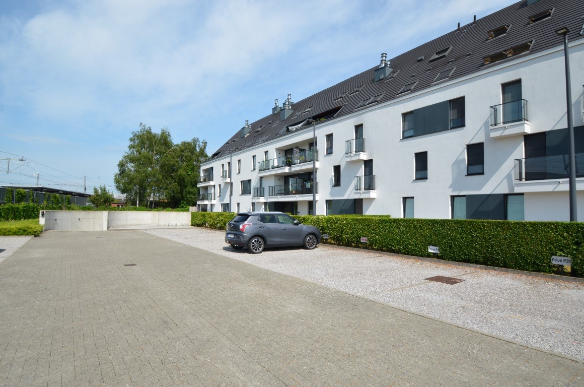 Autostandplaats aan station Beernem 