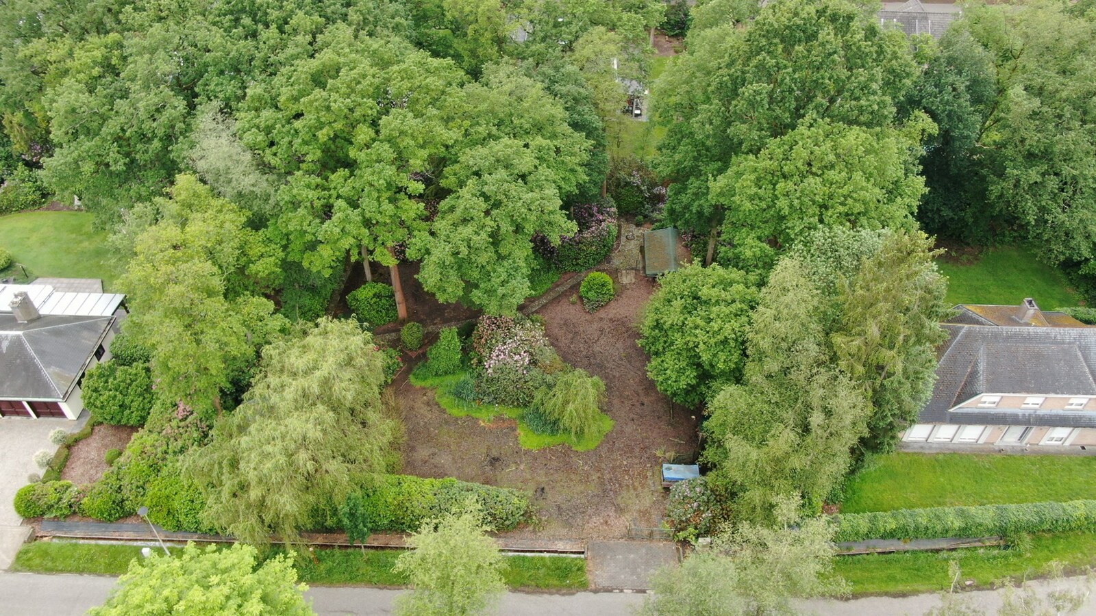 Prachtig perceel 1.664 m&#178; met west-ori&#235;ntatie en straatbreedte van 40 meter in doodlopende straat 