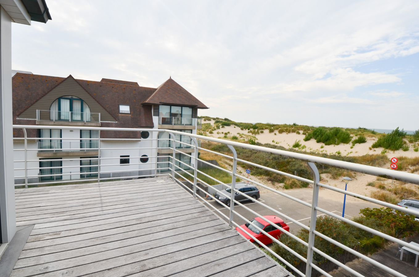 Exclusieve duplex-penthouse op toplocatie met zee- en duinenzicht 