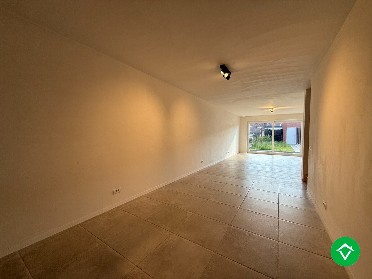 Instapklare nieuwbouwwoning met 3 slaapkamers en garage te Bissegem 