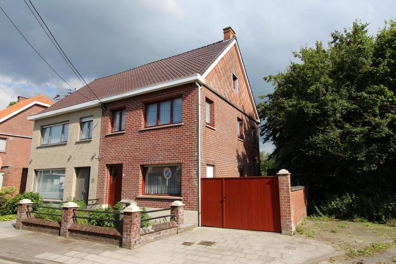 Woning met 3 slaapkamers en garage te Eernegem 