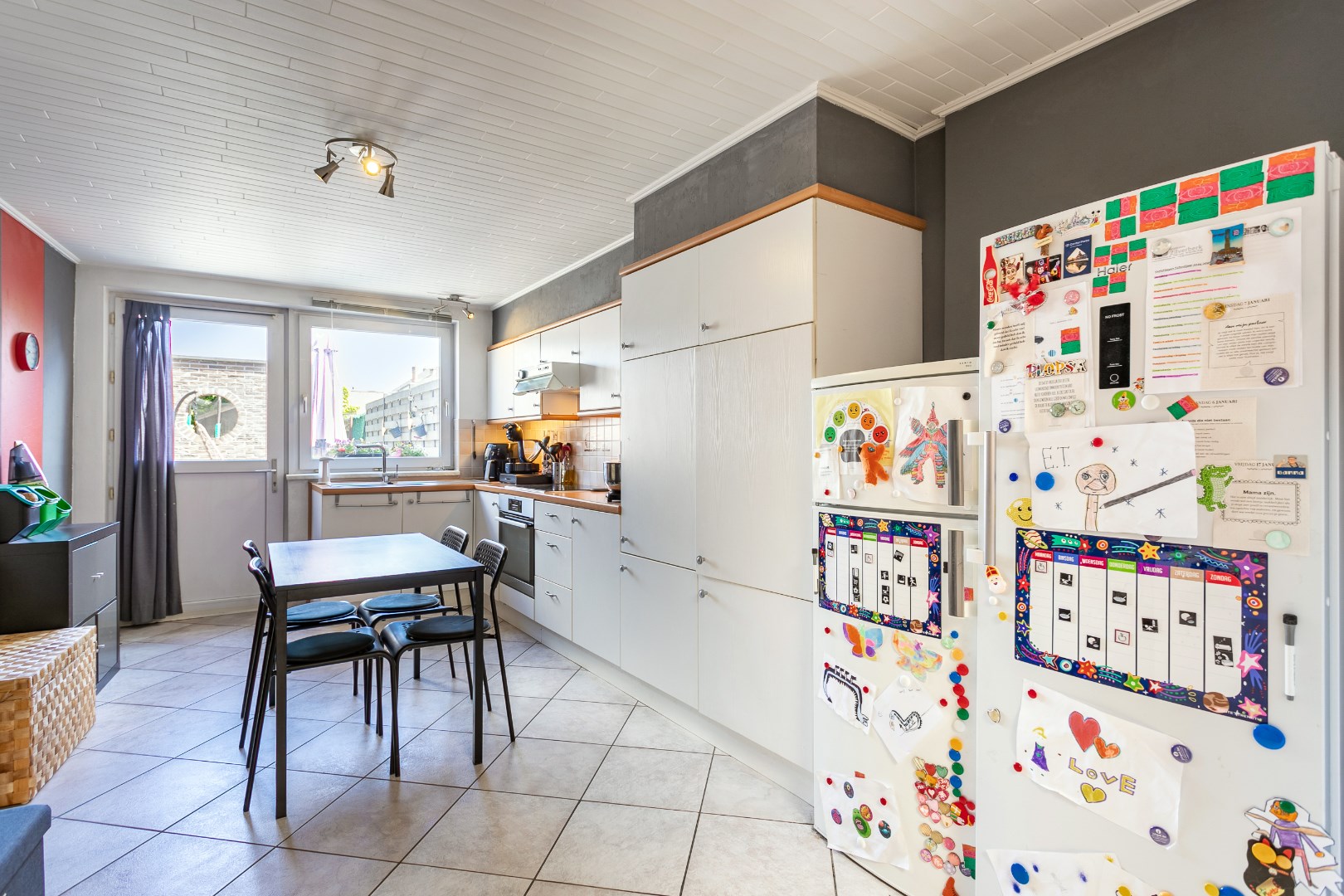 Instapklare woning met 3 slaapkamers, bureau en tuin in Halle 