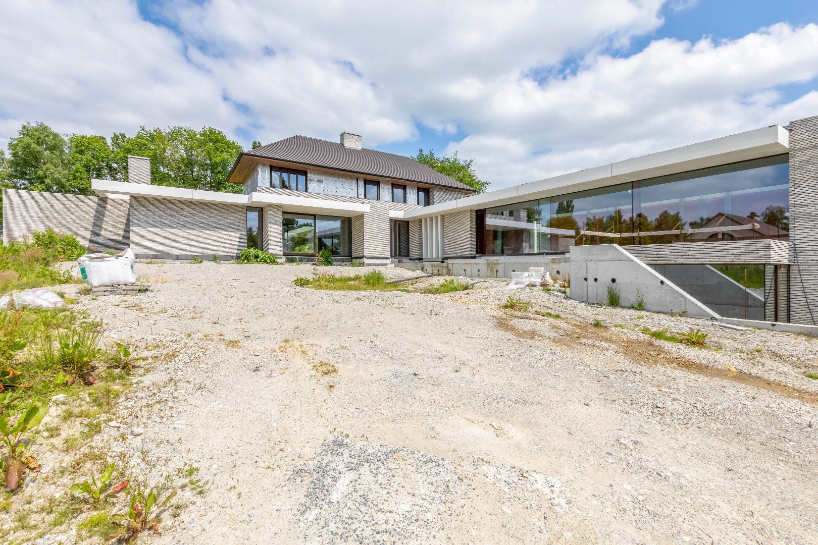 Unieke kans : exclusieve  riante villa  1400m&#178;  by Artea en Piet Bailyu Architects 