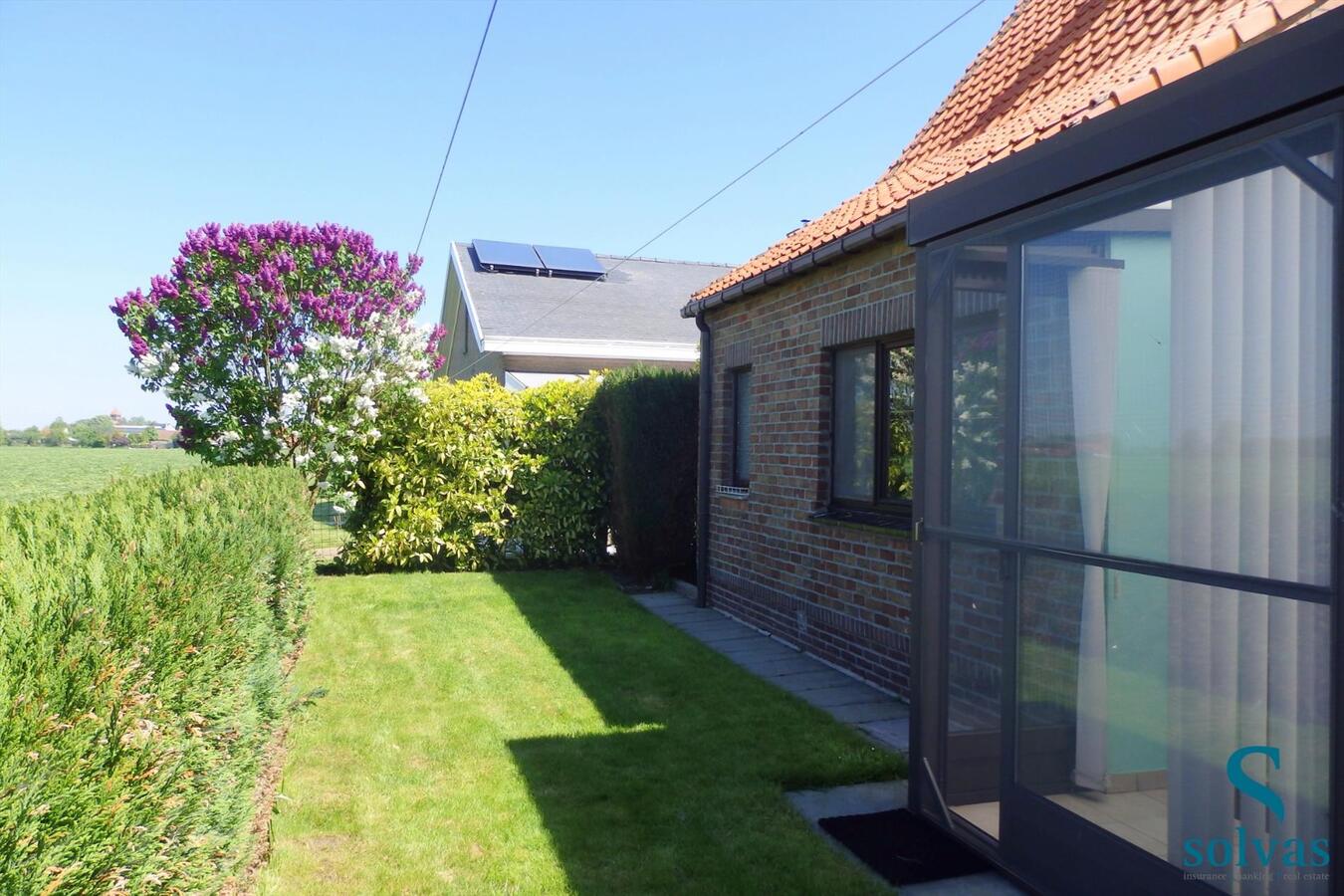 Woning met vrij uitzicht te Zomergem! 