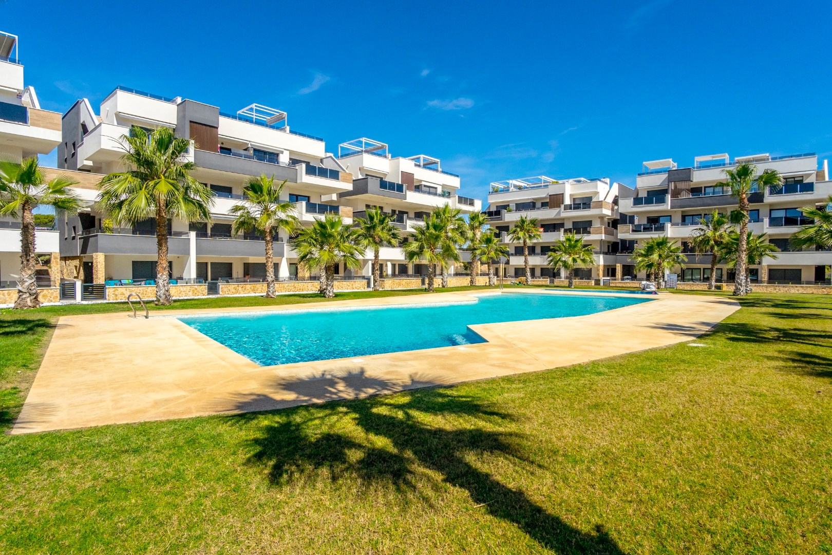 Super Ster Aanbieding! Volledig ingericht nieuw appartement aan de Costa Blanca 