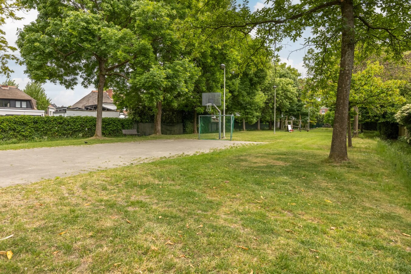Ruime HOB met 3 slpk en garage te Molenveld Edegem! 