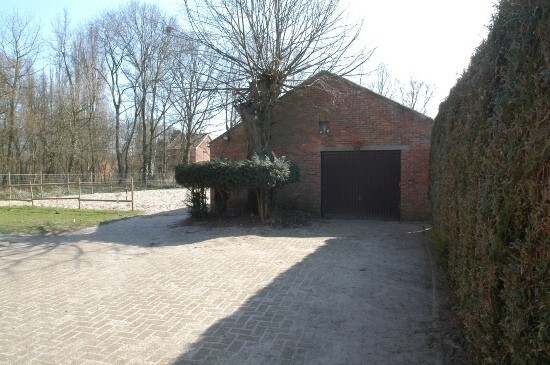 Boerderij met stallen en paddock op ca. 3.335m&#178; 