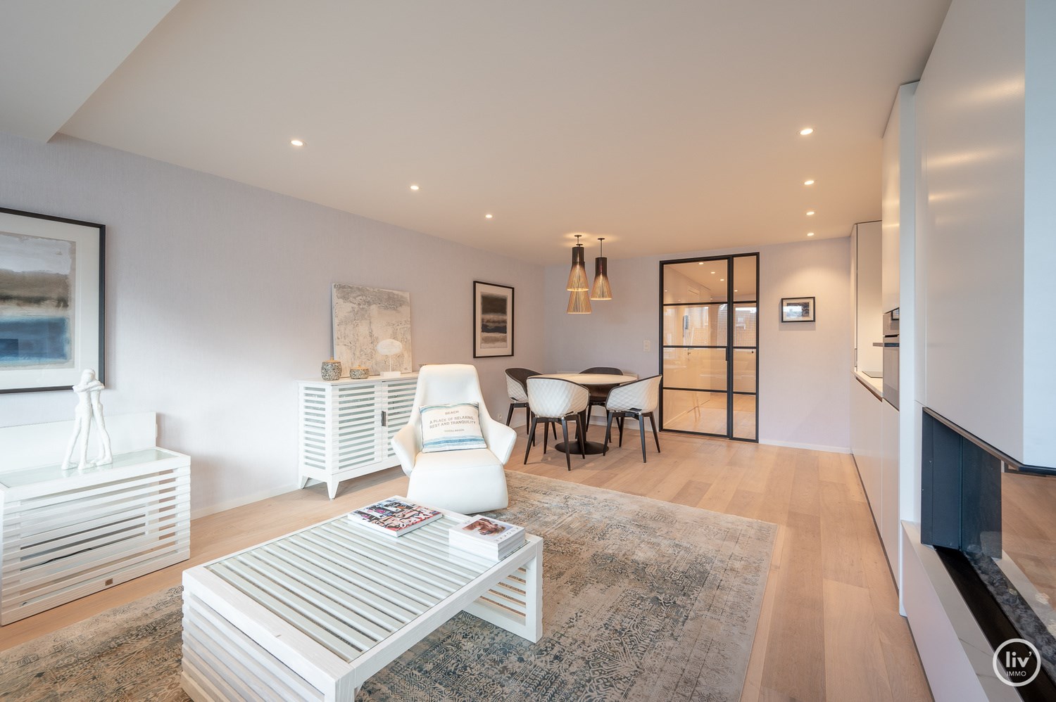 Appartement agr&#233;able et meubl&#233; avec 2 chambres &#224; coucher situ&#233; sur l&#39;avenue Lippens &#224; Knokke. 