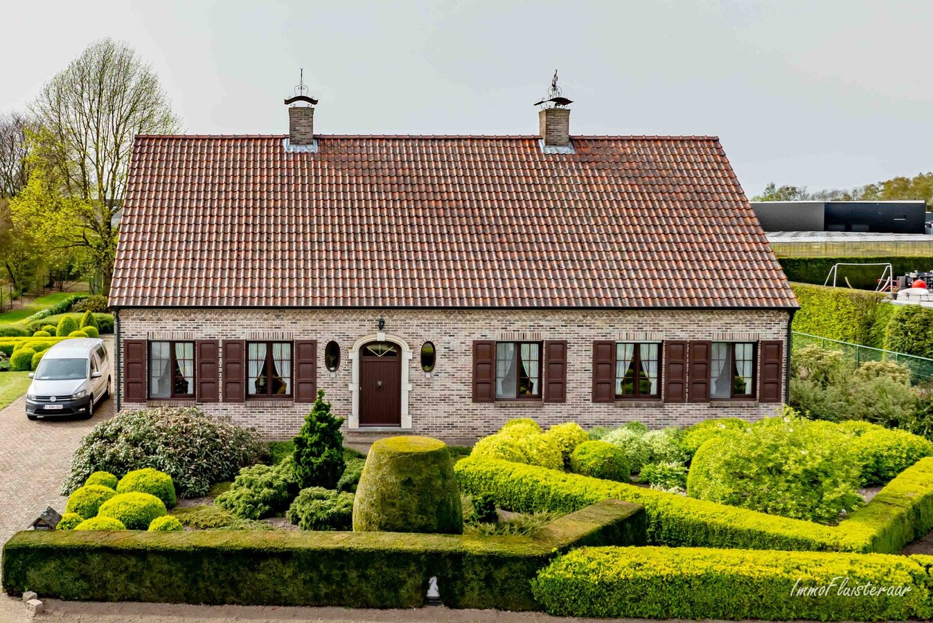 Grande maison avec des prairies et une serre sur environ 1,2 ha &#224; Hoogstraten 