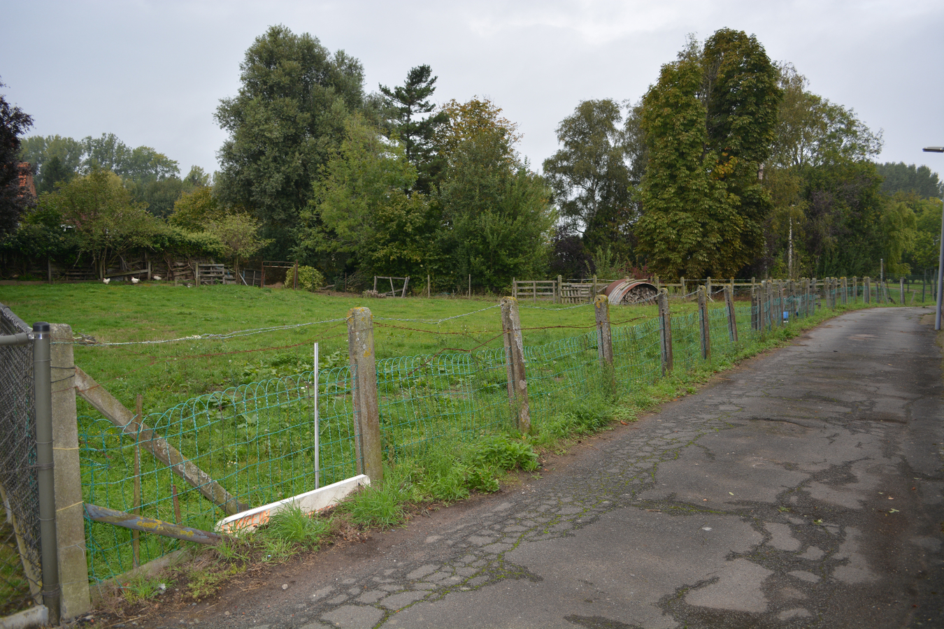 Bouwgrond op 816m&#178; met aanpalend grasland van 2,21ha. 