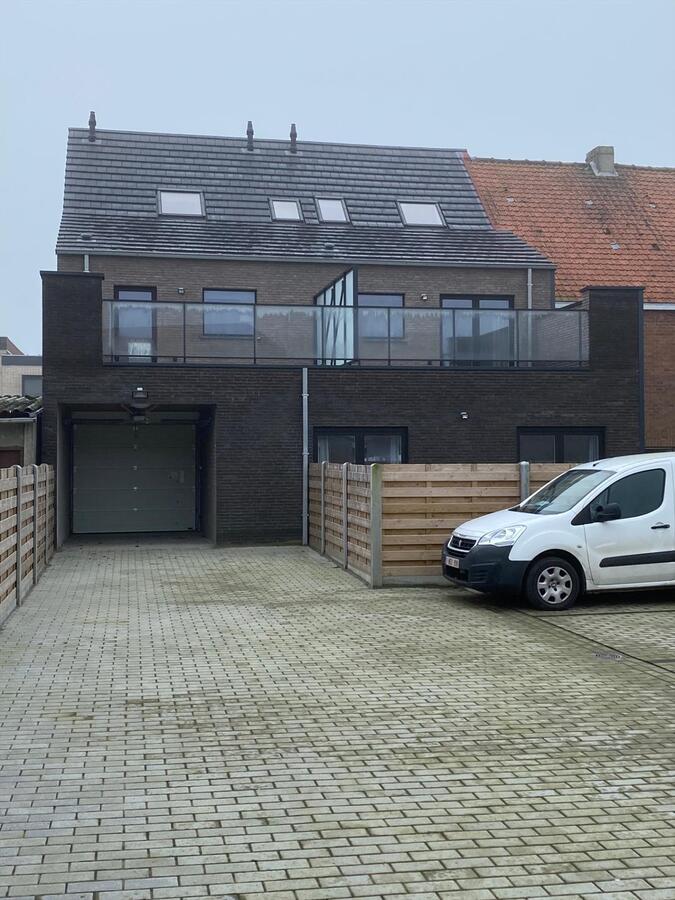 Duplex nieuwbouwappartement met 2 slaapkamers en groot terras te Torhout 