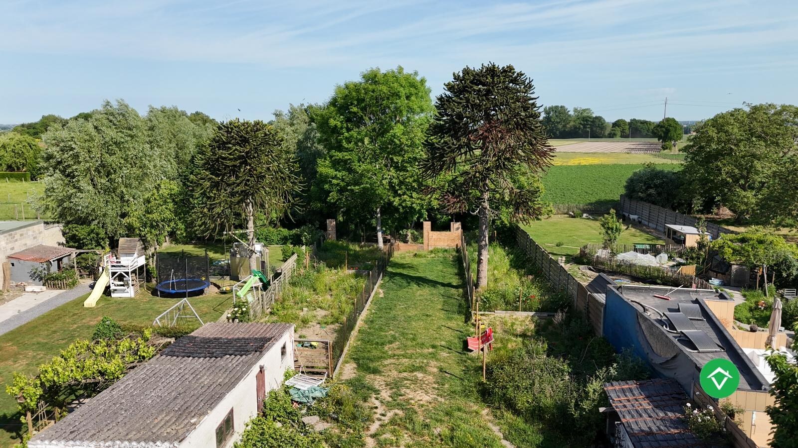 Ruime gezinswoning op perceel van 1126 m&#178;  - tal van mogelijkheden! 