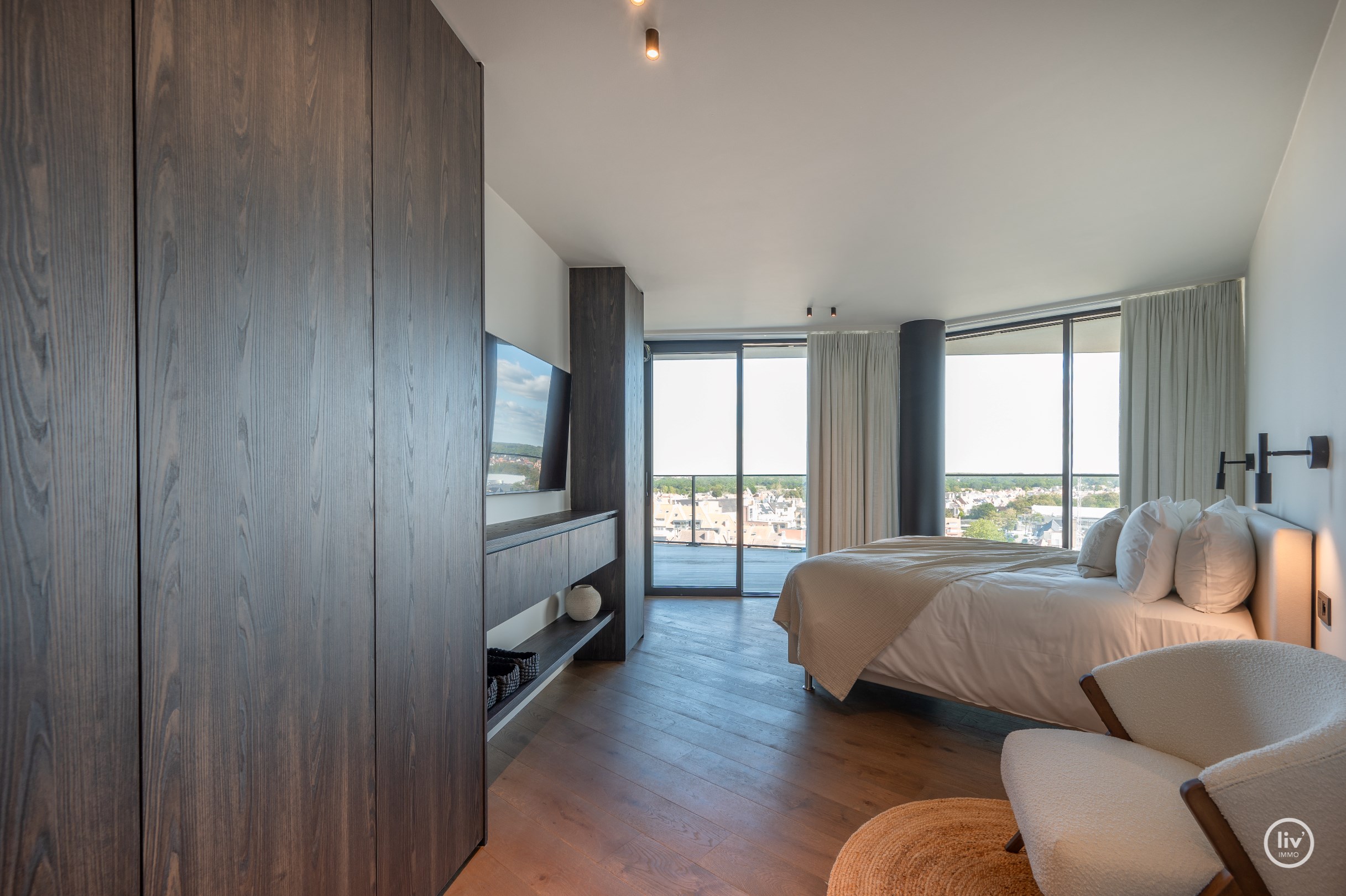 Luxueus , dubbel appartement (208 m2) met magnifieke zichten gelegen in residentie &#39;the tower&#39; in Duinenwater. 