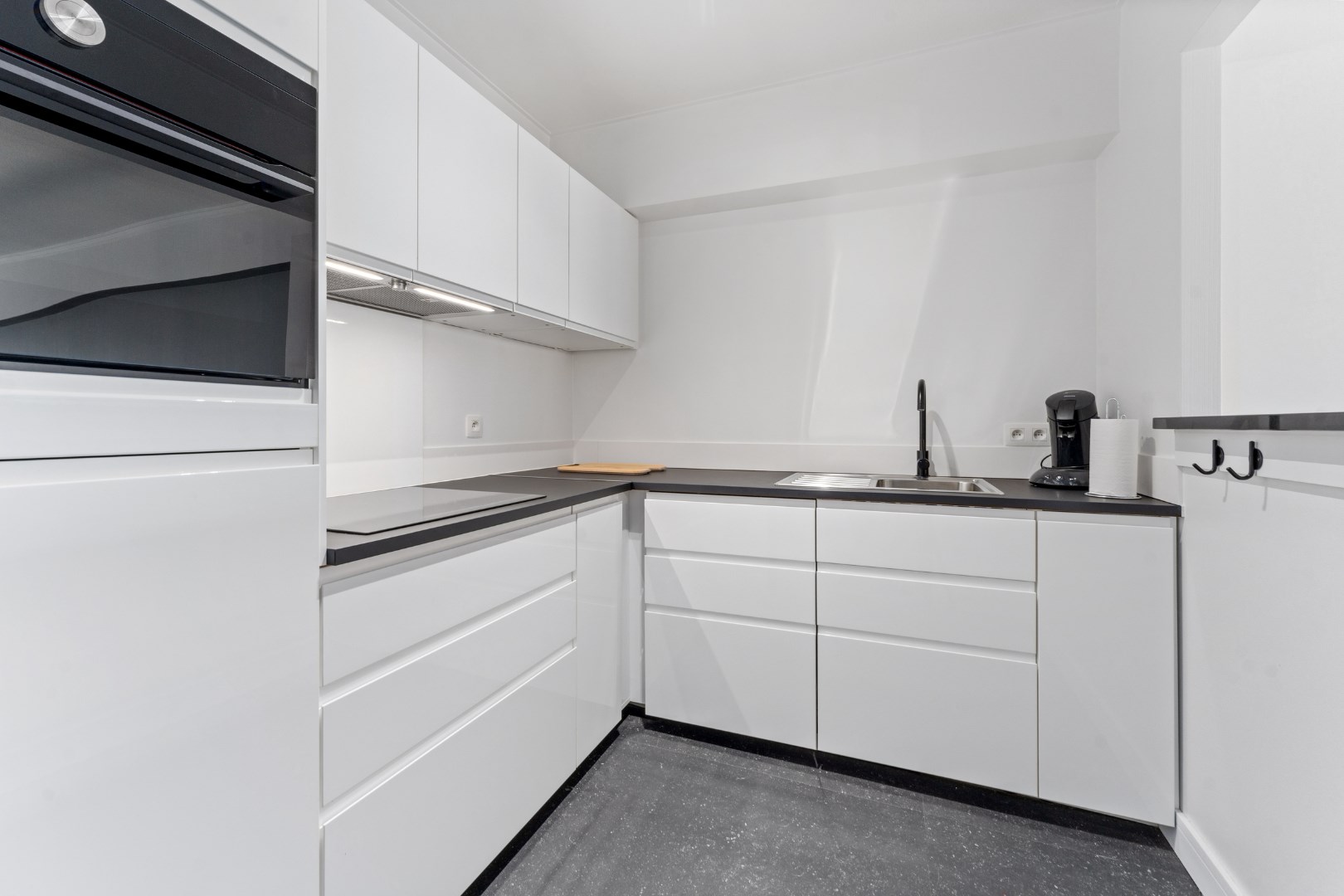volledig vernieuwd appartement met 2 slaapkamers 