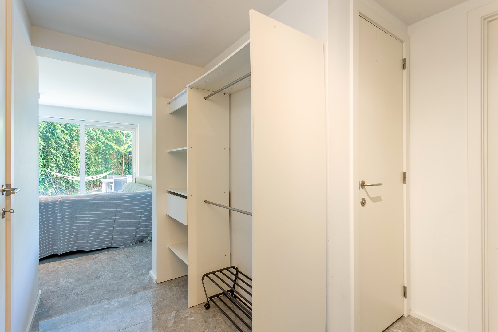 Recent gelijkvloersappartement met TUIN, 2 slaapkamers, terras en kelderberging 