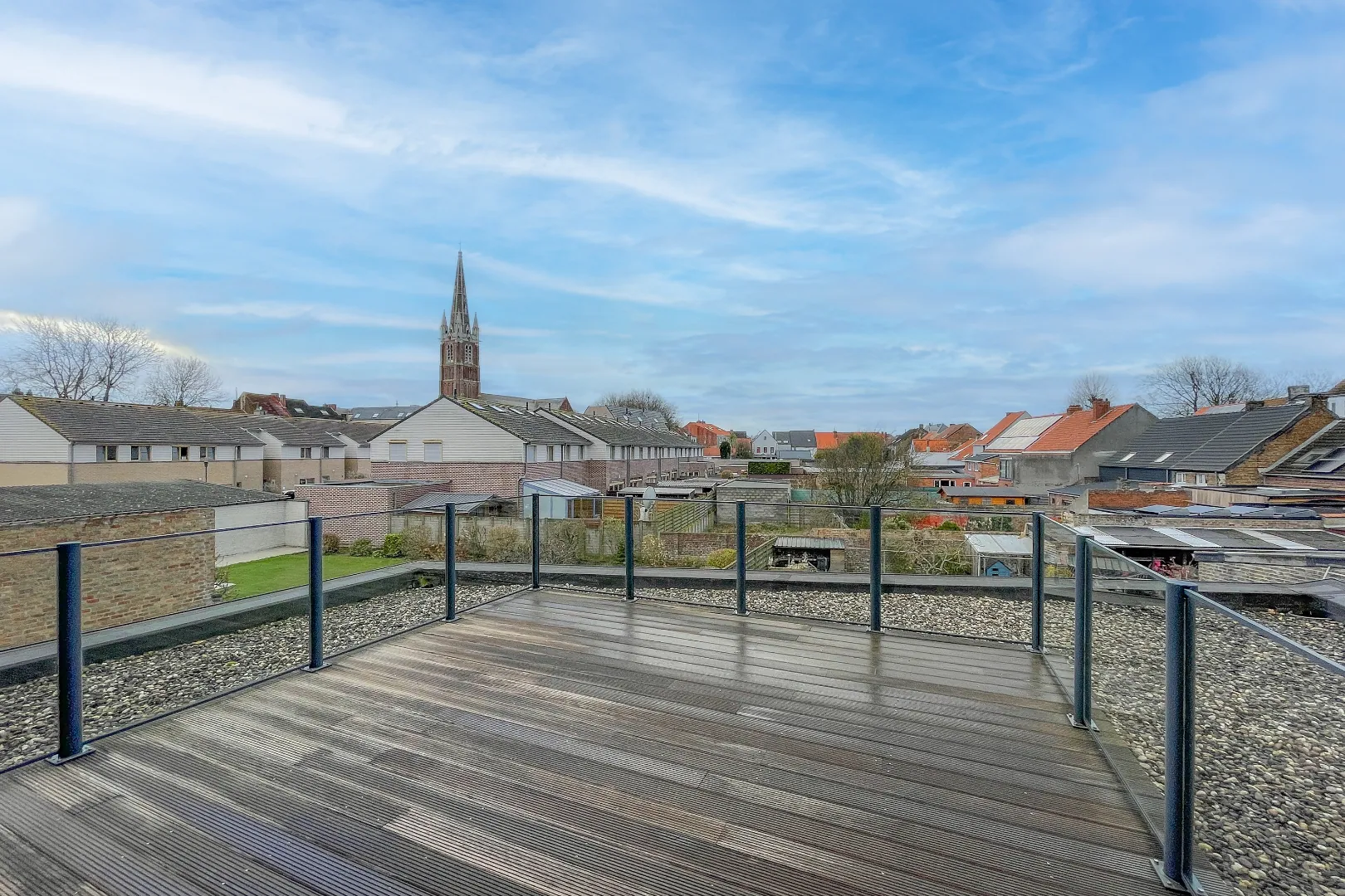  Prachtig instapklaar appartement met ruim zonnig terras in hartje Oudenburg