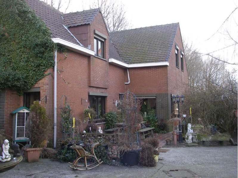 Op te knappen woning te Verrebroek 