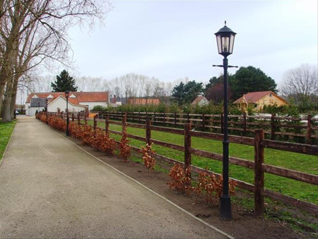 Prachtig gerenoveerde hoeve met luxe accommodatie op ca. 3 ha te Herselt. 