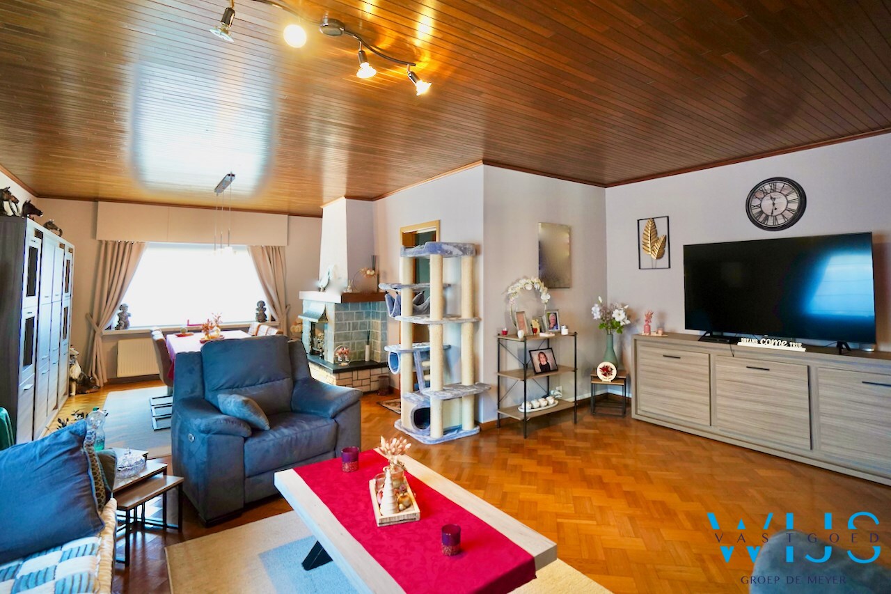 Woonhuis op 1000m&#178; in hartje Ertvelde ! 