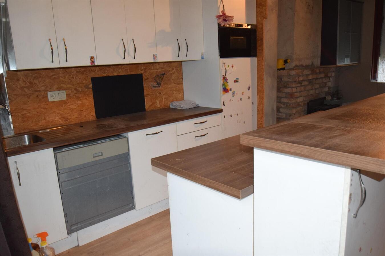 Af te werken HOB in casco op 436 m&#178; grond, rustig gelegen 