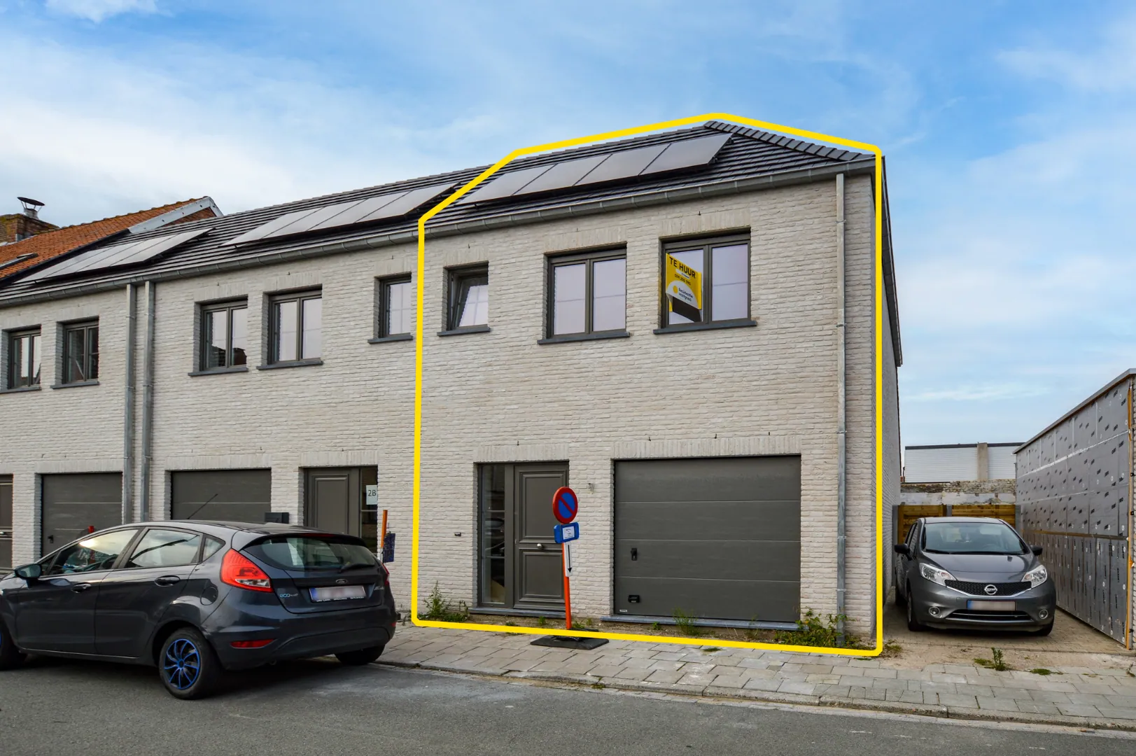 Ruime nieuwbouwwoning met 3 slpks, garage en terras te Eernegem
