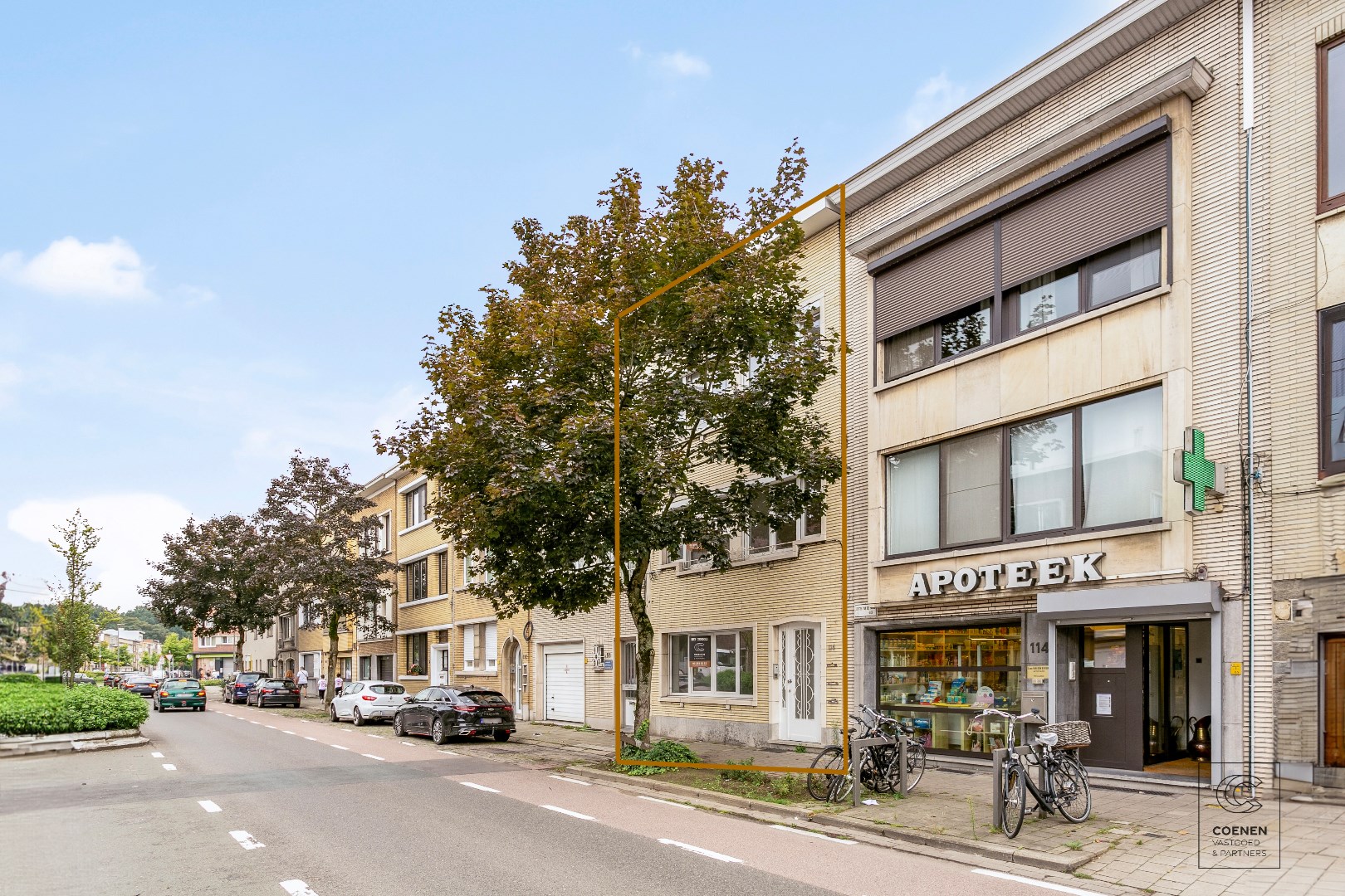 Gerenoveerd gebouw (energielabel B) met 3 appartementen met 6 slaapkamers, tuin in Antwerpen (bew. opp. 215) 