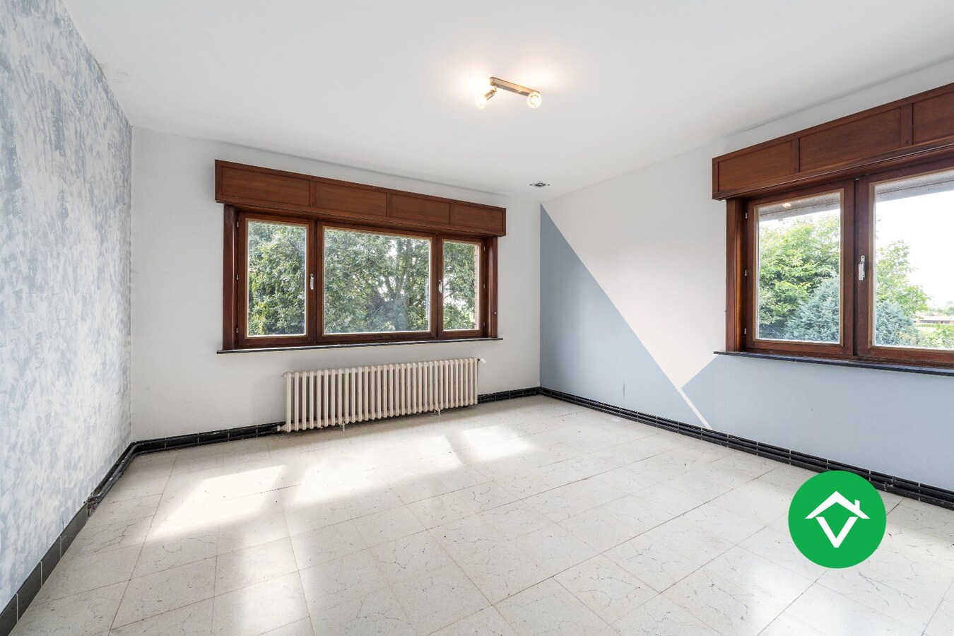 Instapklare woning met 3 slaapkamers en garage te Zarren 