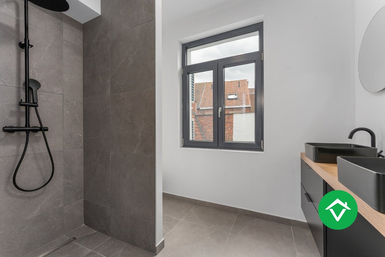 Gerenoveerde woning met 3 slaapkamers en stadstuin in hartje Roeselare 