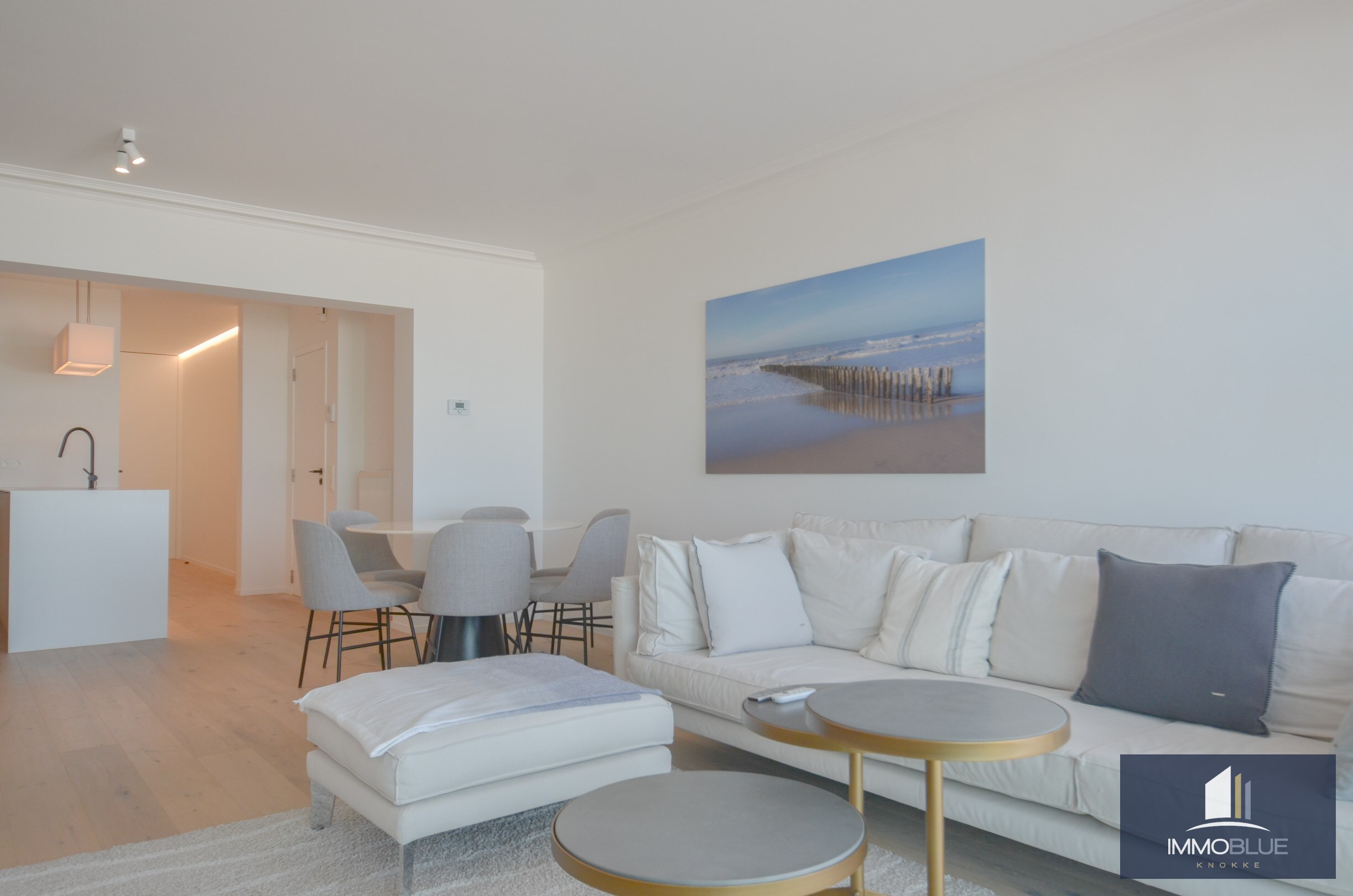 Appartement &#233;l&#233;gant, r&#233;cemment r&#233;nov&#233;, avec vue frontale sur la mer. 