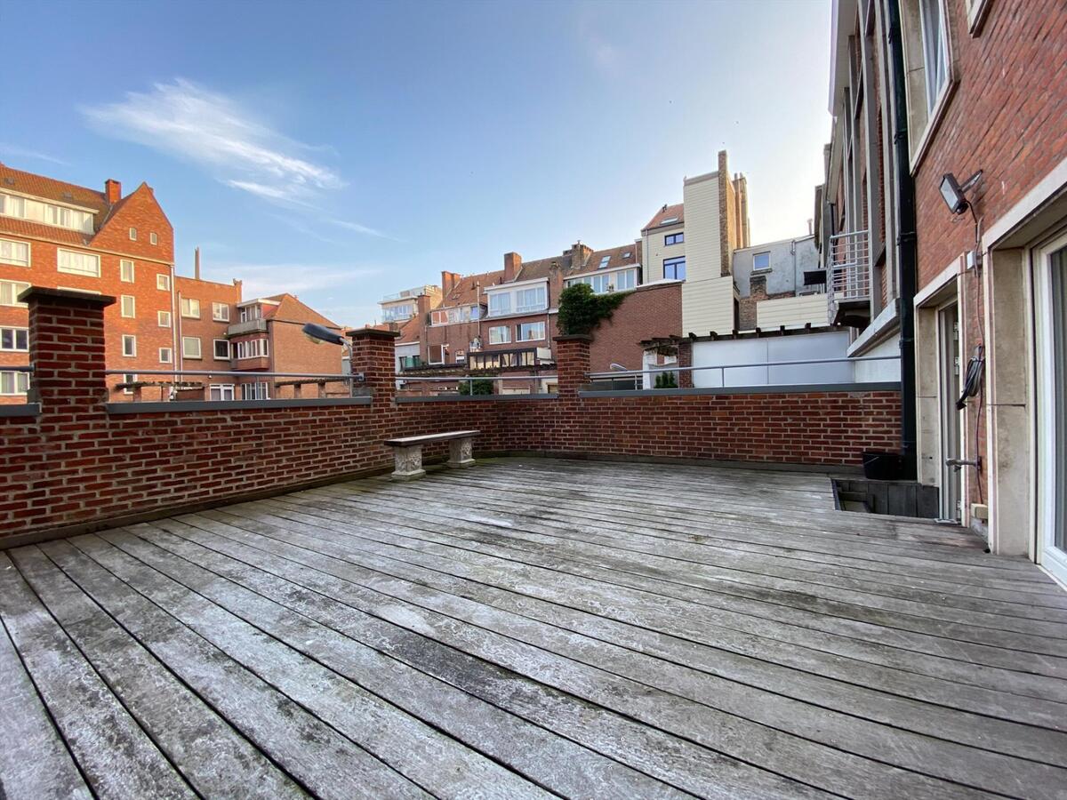 Appartement met 1 slaapkamer en ruim terras in het centrum van Oostende 