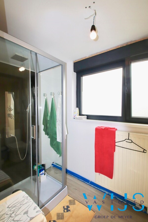 Woonhuis met 6 slaapkamers op TOPlocatie te EVERGEM ! 