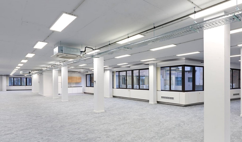 Gerenoveerde kantoren te huur in Carlton Building Antwerpen